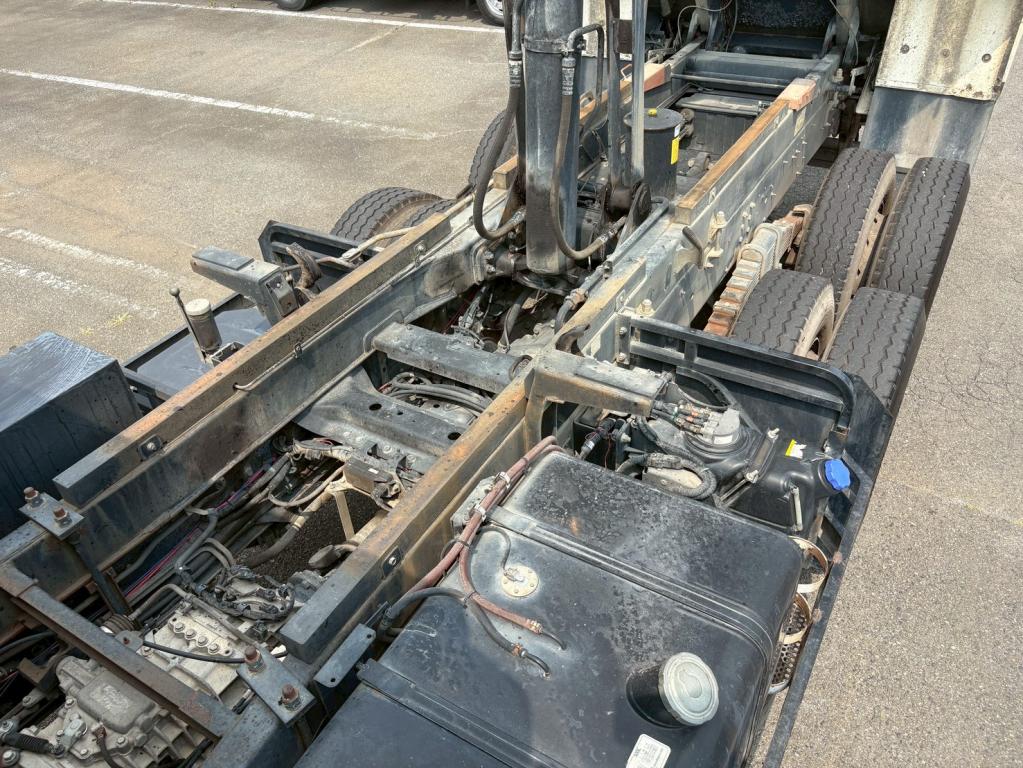 日野 プロフィア QKG-FS1EKDA(6x4)の写真14