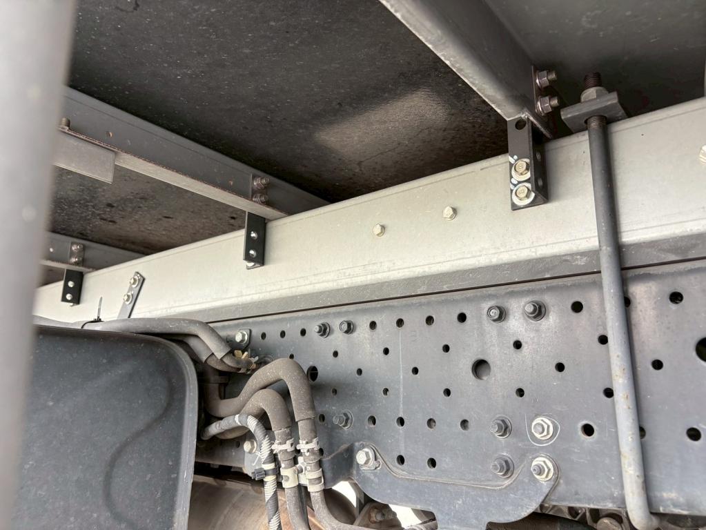 いすゞ エルフ 2RG-NPR88AN(2WD)の写真17