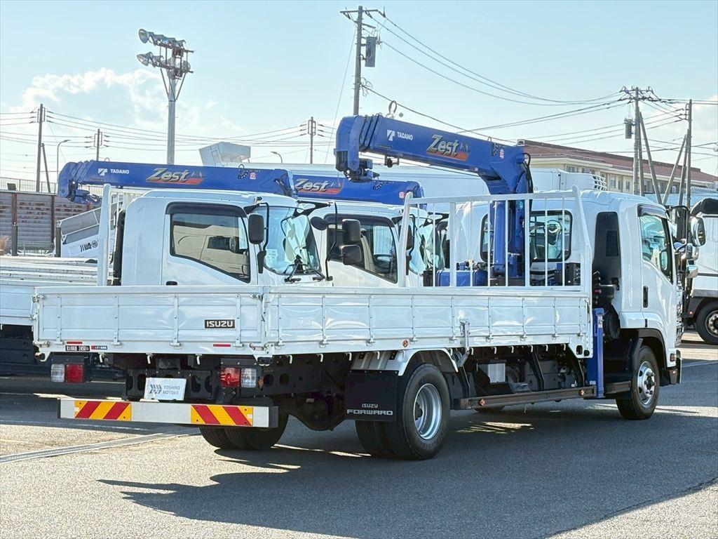 いすゞ フォワード 2PG-FRR90S2(2WD)の写真4