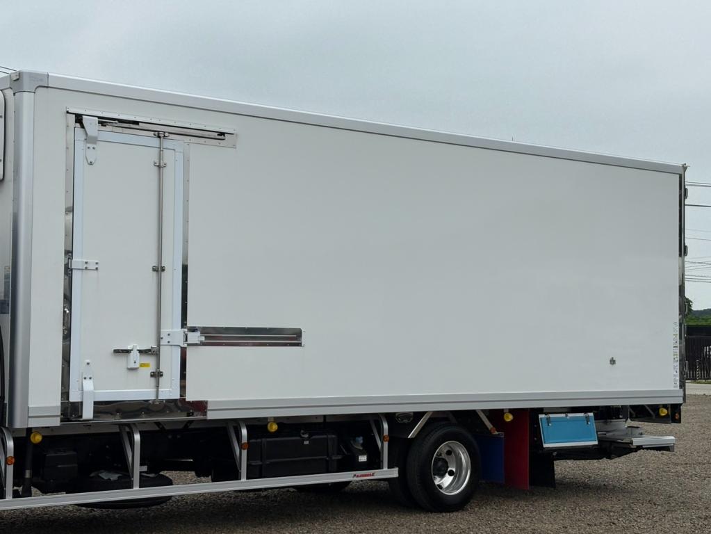 三菱 ファイター 2KG-FK65F(2WD)の写真6
