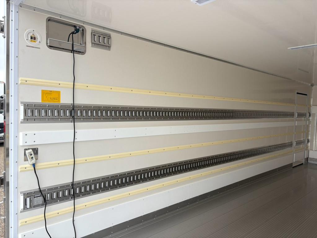 三菱 ファイター 2KG-FK65F(2WD)の写真9