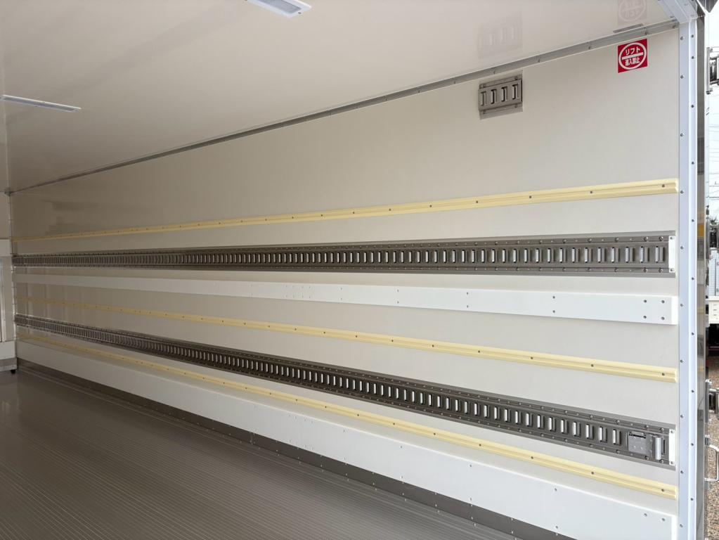 三菱 ファイター 2KG-FK65F(2WD)の写真10