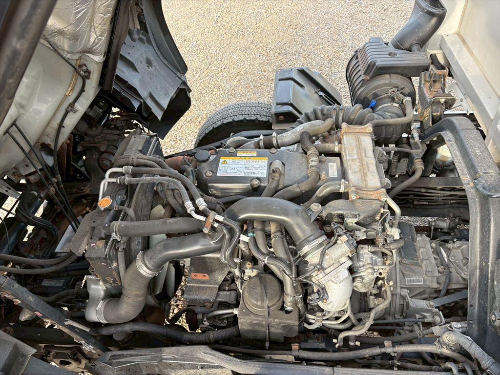 いすゞ フォワード 2RG-FRR90T2(2WD)の写真18