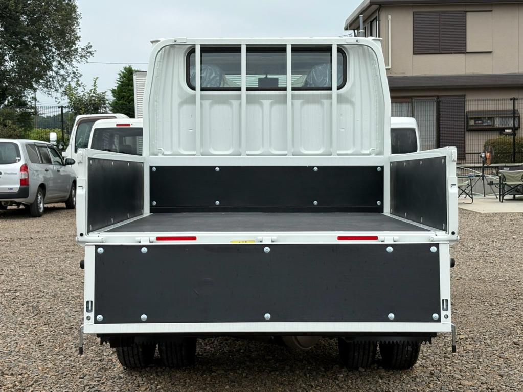 三菱 キャンター 2RG-FBA20(2WD)の写真11
