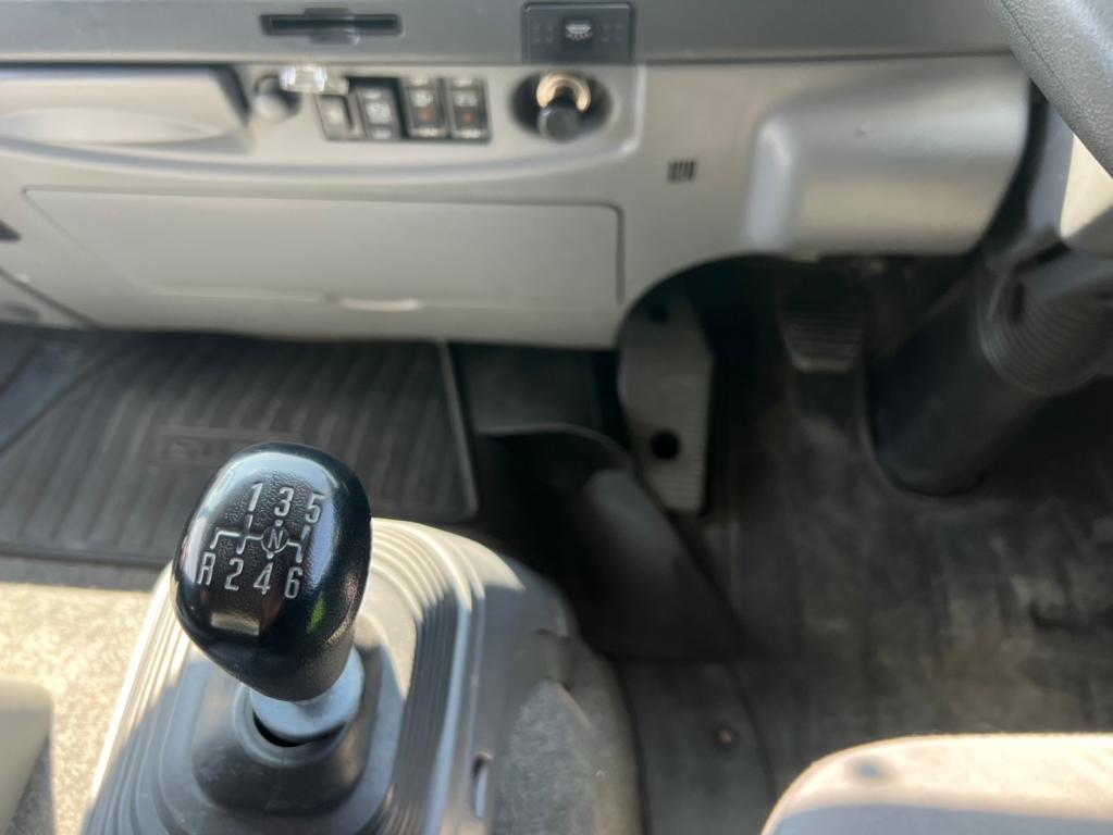 いすゞ フォワード LPG-FTR90T2(2WD)の写真23