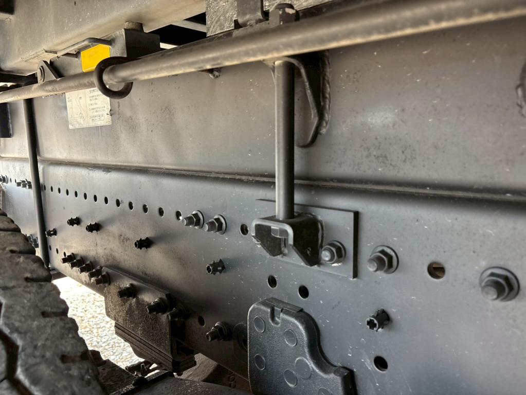 日野 プロフィア 2DG-FS1AGA(6x4)の写真17