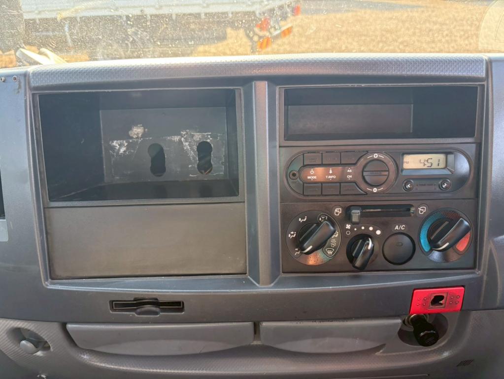 いすゞ エルフ TPG-NKR85AN(2WD)の写真22