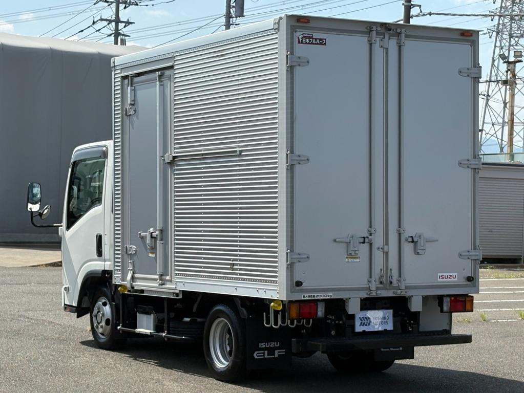 いすゞ エルフ 2TG-NLR88AM(2WD)の写真3