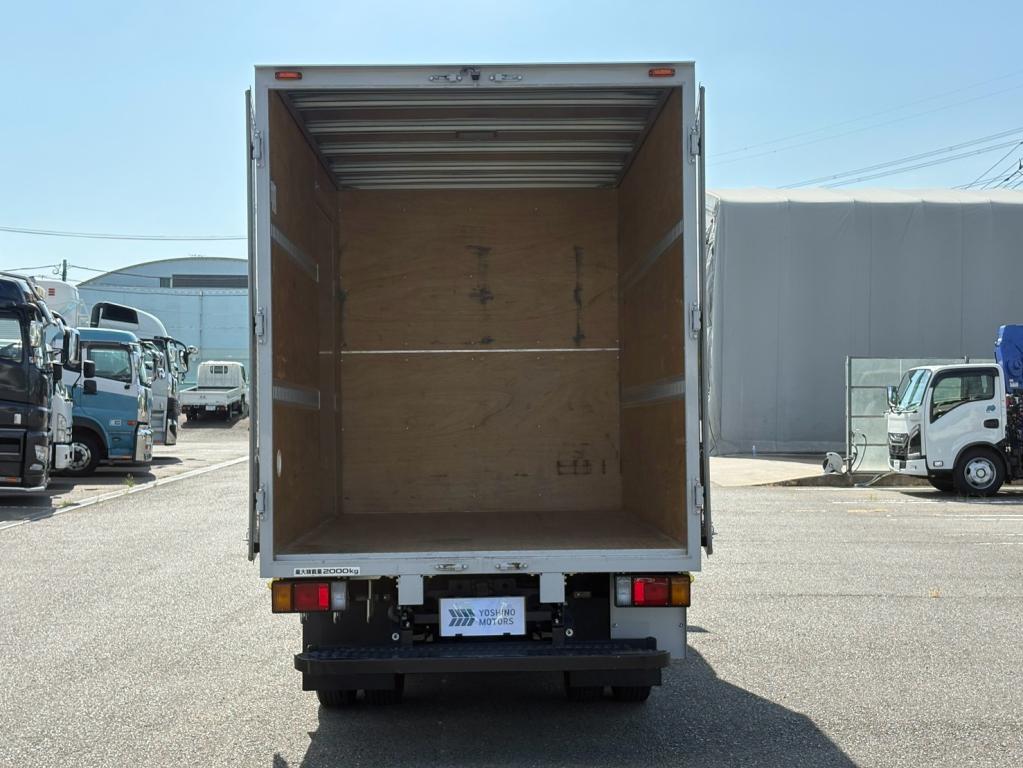 いすゞ エルフ 2TG-NLR88AM(2WD)の写真12