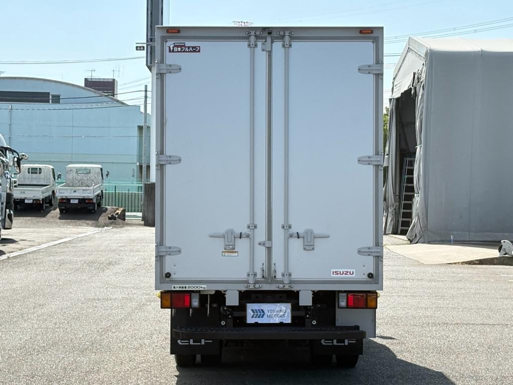 いすゞ エルフ 2TG-NLR88AM(2WD)の写真13