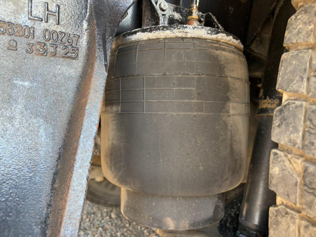 ＵＤ クオン QKG-CD5ZA(6x2)の写真17