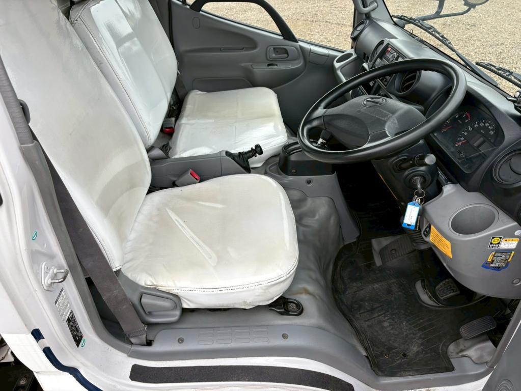 日野 デュトロ TPG-XZU600X(2WD)の写真21