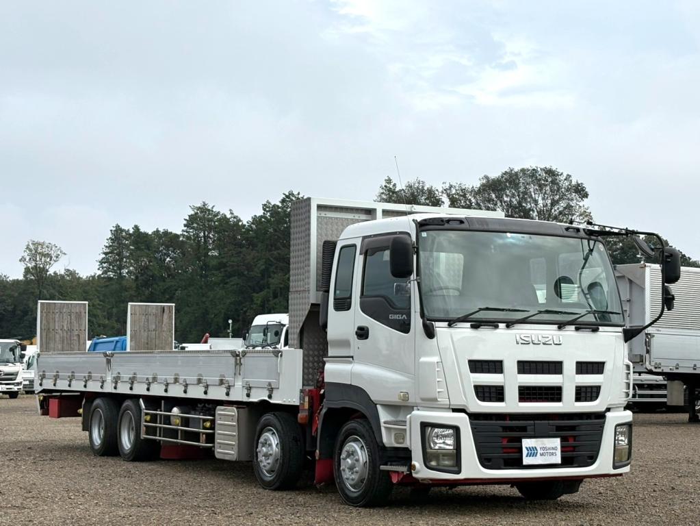 いすゞ ギガ LKG-CYJ77A(8x4)の写真2