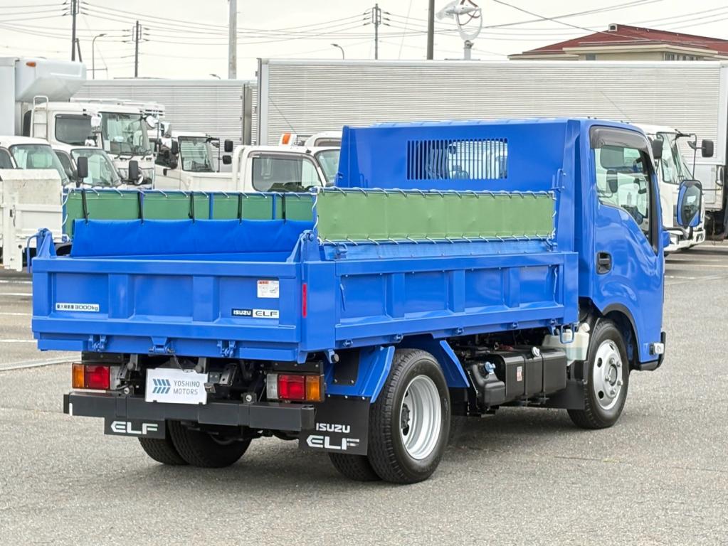 いすゞ エルフ 2RG-NKR88AT(2WD)の写真4
