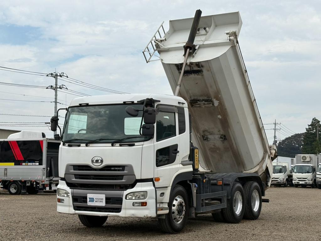 ＵＤ クオン QKG-CW5XL(6x4)の写真1
