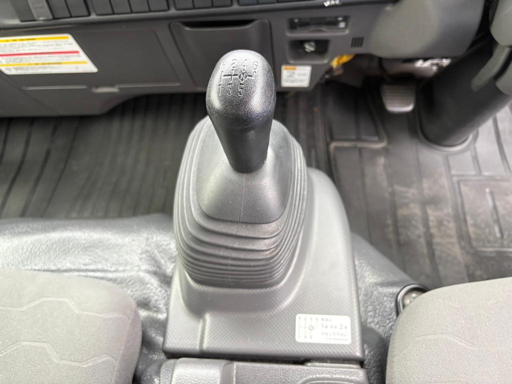 いすゞ エルフ 2RG-NPR88AM(2WD)の写真23