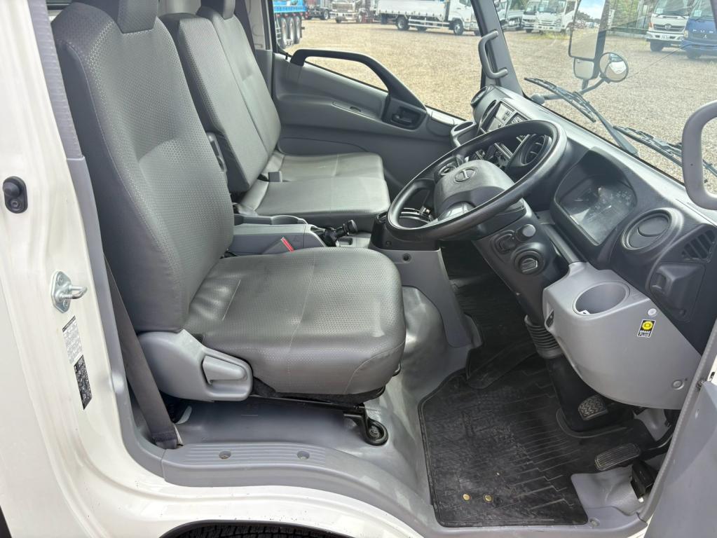 日野 デュトロ 2RG-XZU720M(2WD)の写真21