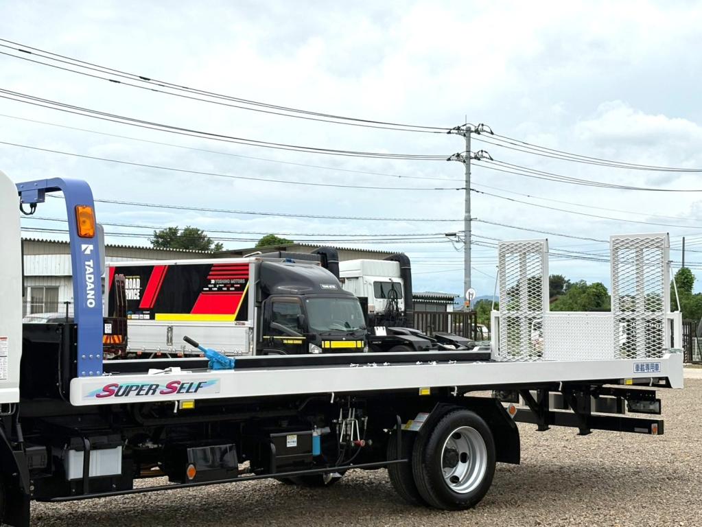 いすゞ エルフ 2TG-NPR88AM(2WD)の写真6