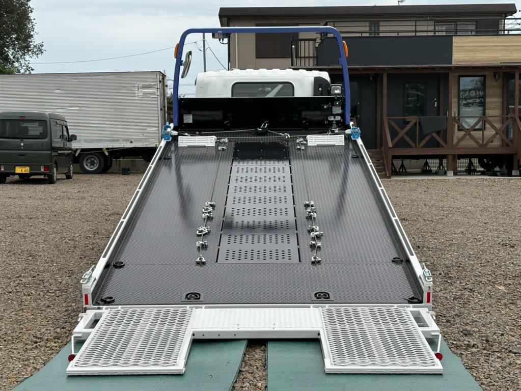 いすゞ エルフ 2TG-NPR88AM(2WD)の写真10