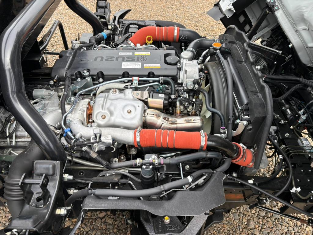 いすゞ エルフ 2TG-NPR88AM(2WD)の写真19