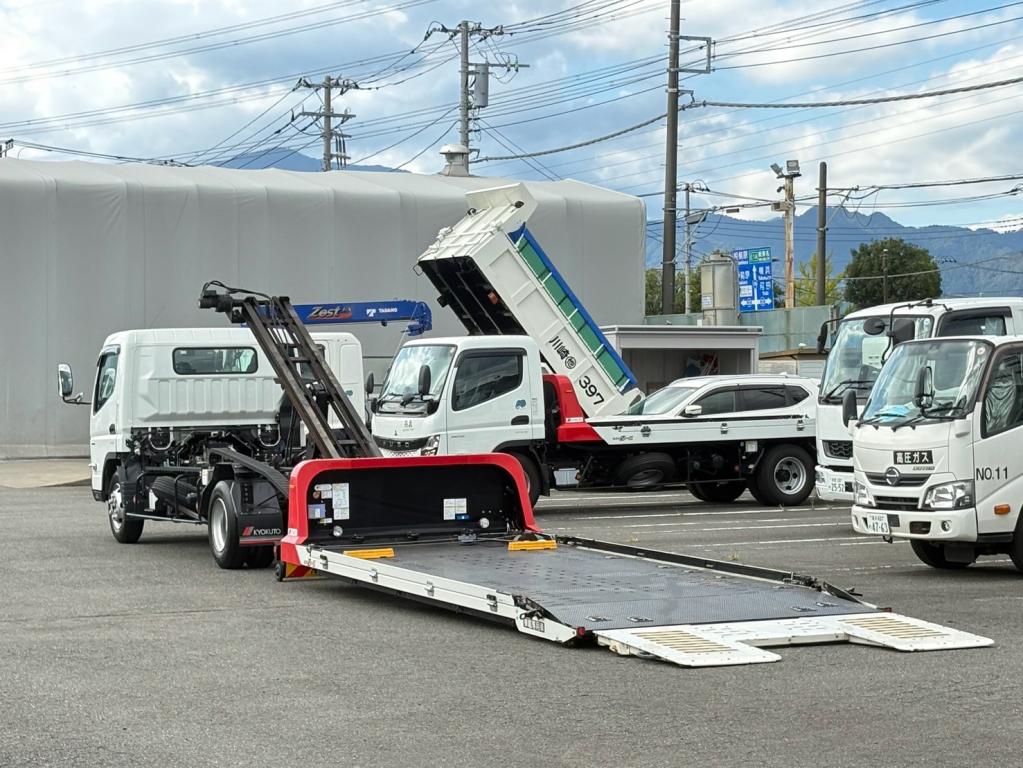 三菱 キャンター 2PG-FEB80(2WD)の写真11