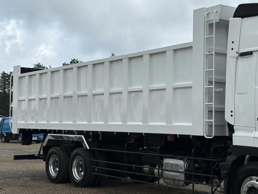 日野 プロフィア 2DG-FS1AHE(6x4)の写真5
