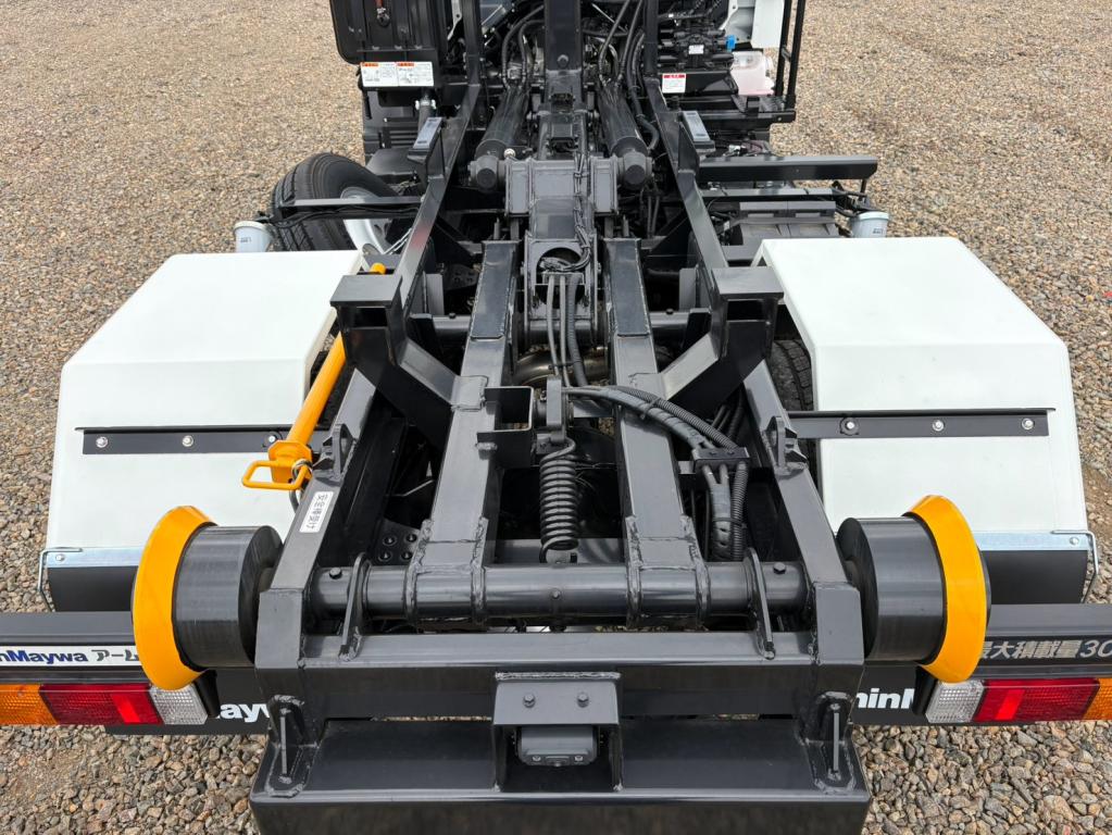 三菱 キャンター 2RG-FBAV0(2WD)の写真8