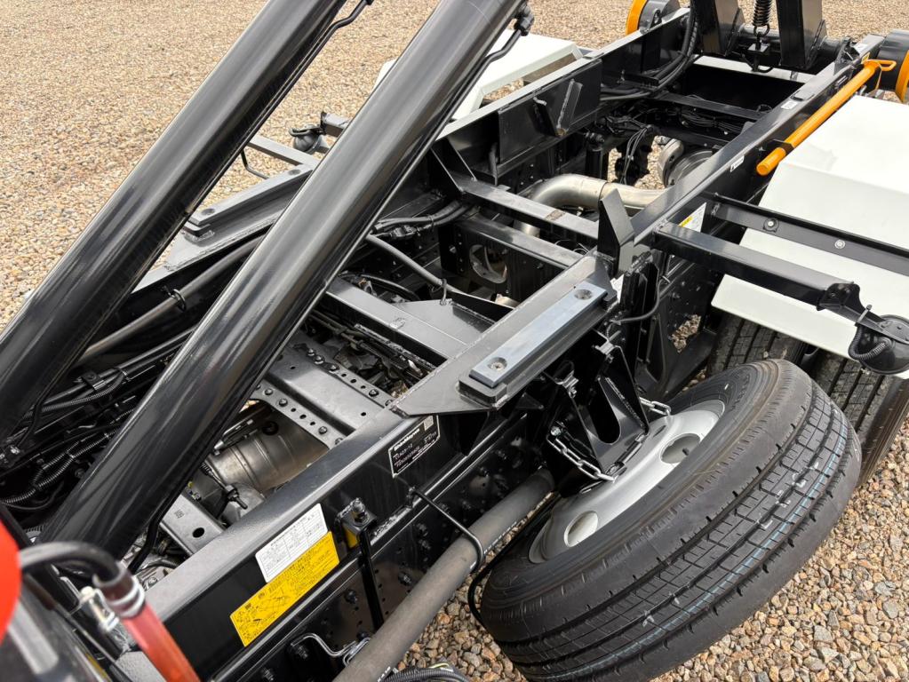 三菱 キャンター 2RG-FBAV0(2WD)の写真11