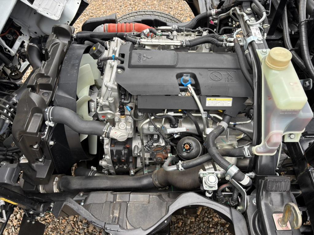 三菱 キャンター 2RG-FBAV0(2WD)の写真18