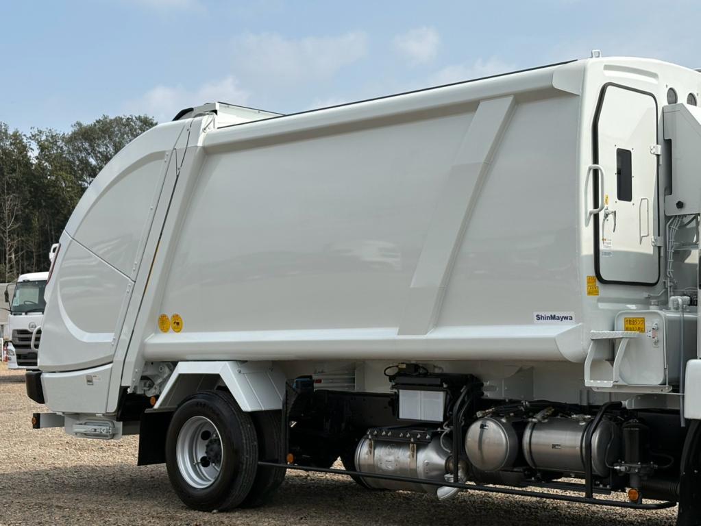 三菱 ファイター 2KG-FK72F(2WD)の写真5