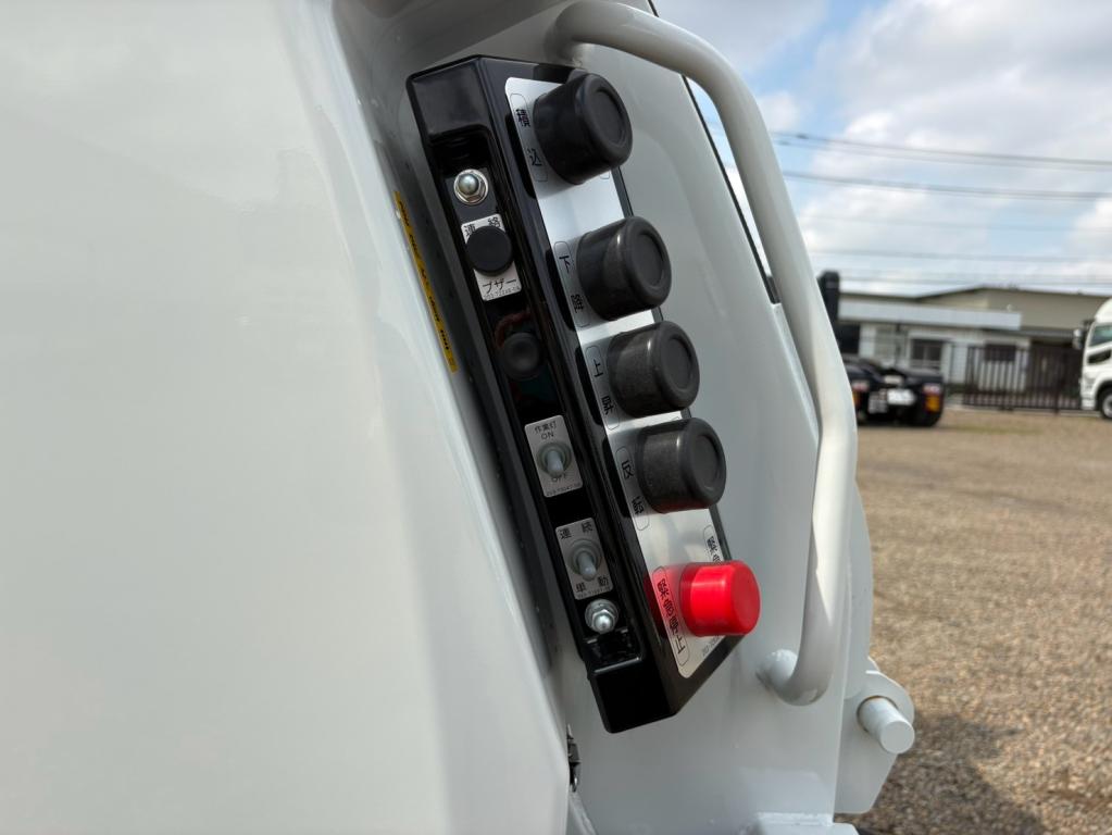 三菱 ファイター 2KG-FK72F(2WD)の写真15