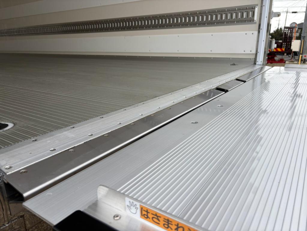 三菱 ファイター 2KG-FK72F(2WD)の写真13