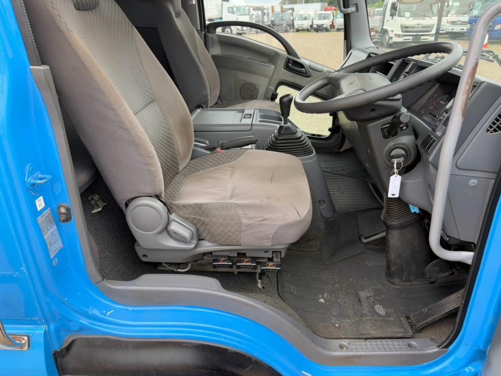 いすゞ フォワード TKG-FRR90S2(2WD)の写真21