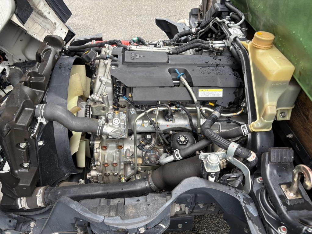 三菱 キャンター 2RG-FBA20(2WD)の写真18