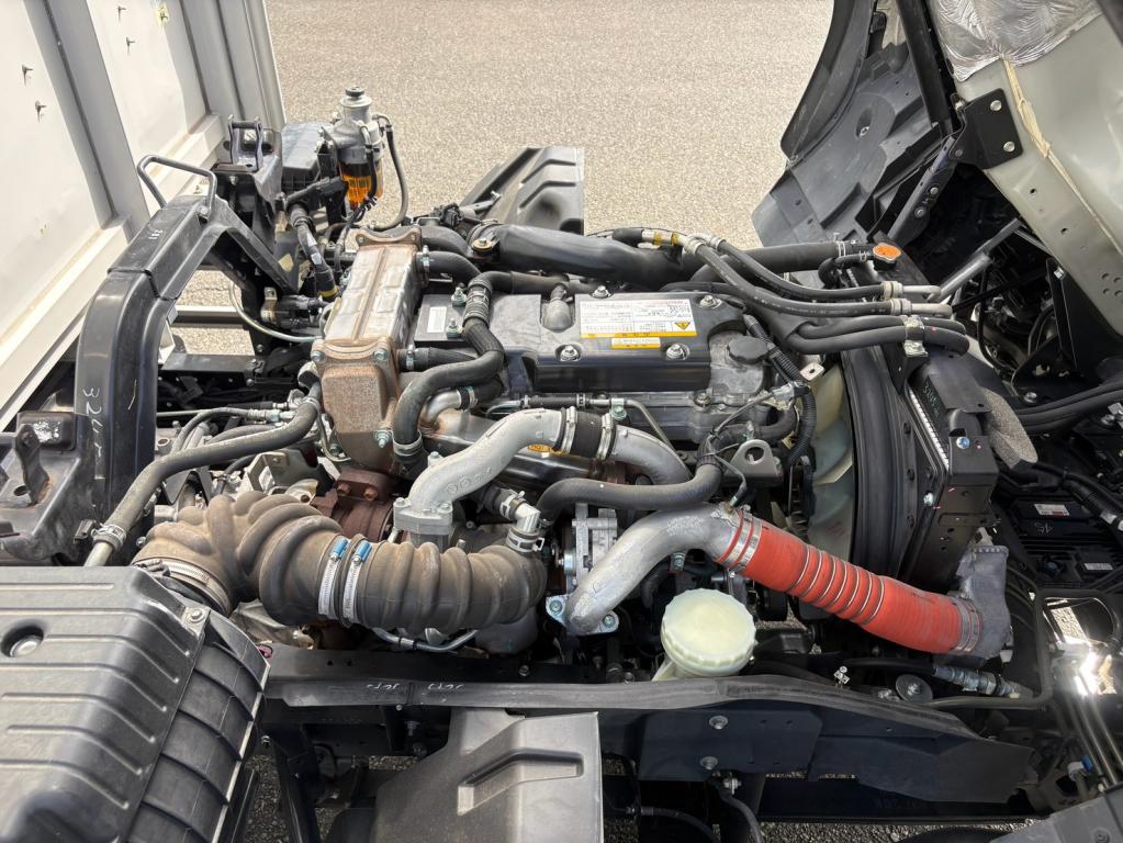 いすゞ フォワード 2RG-FRR90T4(2WD)の写真19