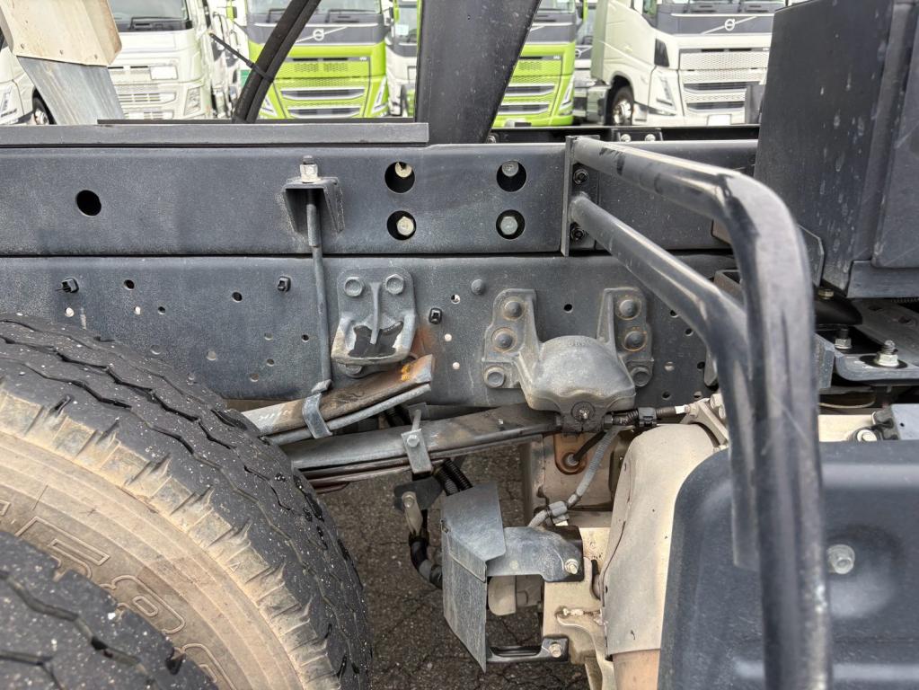 いすゞ フォワード 2RG-FRR90S1(2WD)の写真17