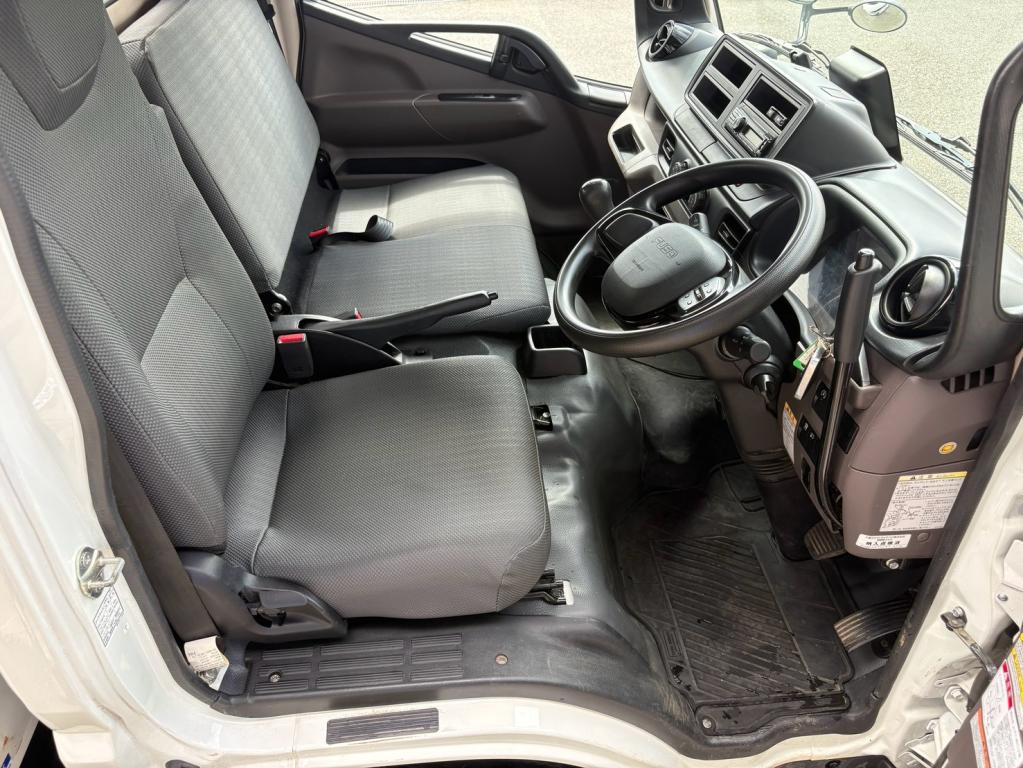 三菱 キャンター 2RG-FBA60(2WD)の写真21