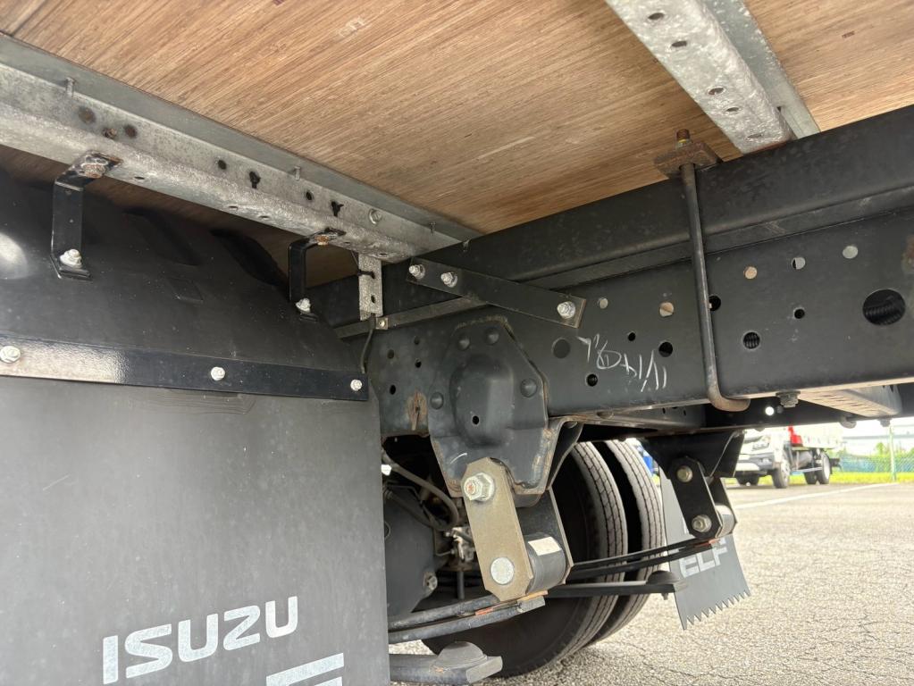 いすゞ エルフ 2RG-NLR88AN(2WD)の写真14