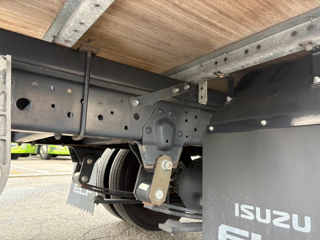 いすゞ エルフ 2RG-NLR88AN(2WD)の写真15