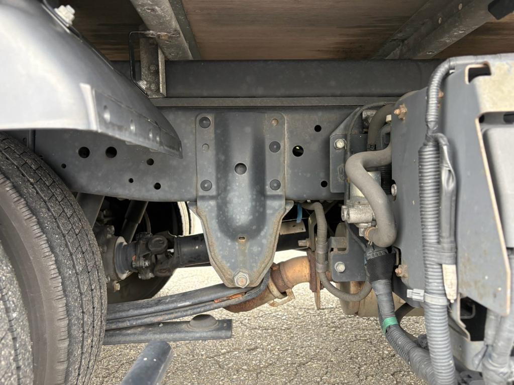 いすゞ エルフ 2RG-NLR88AN(2WD)の写真16