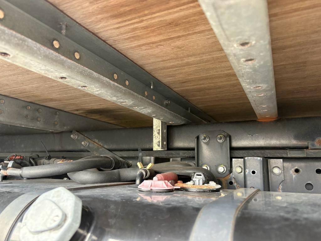 いすゞ エルフ 2RG-NLR88AN(2WD)の写真17
