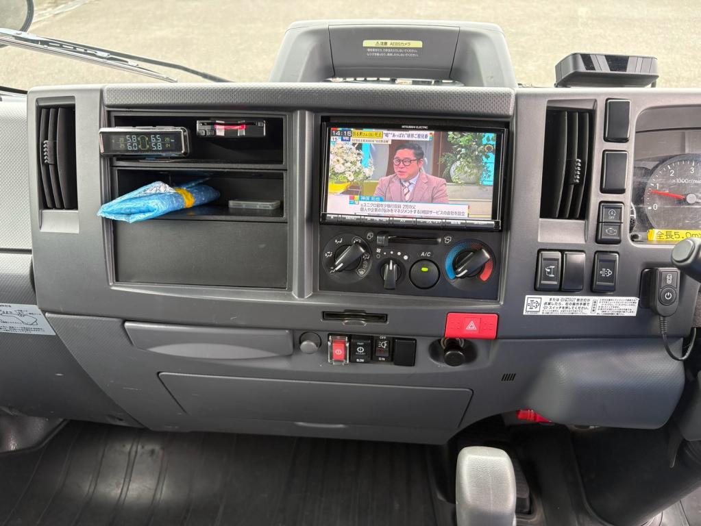 いすゞ エルフ 2RG-NLR88AN(2WD)の写真22