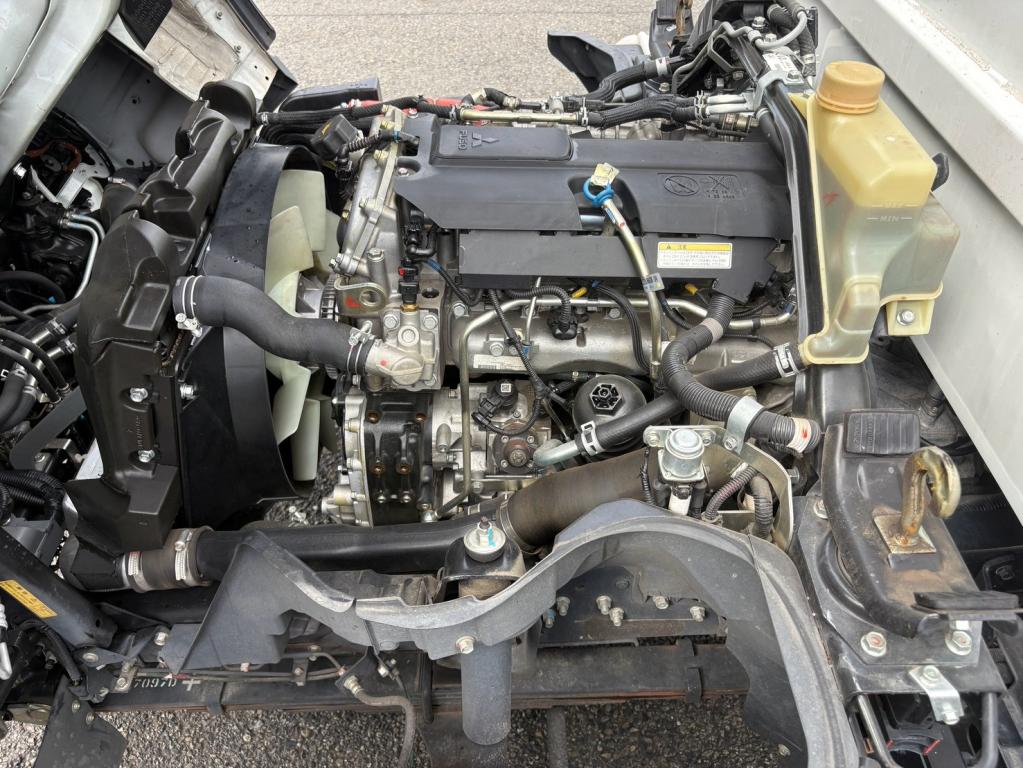 三菱 キャンター 2RG-FBA60(2WD)の写真18