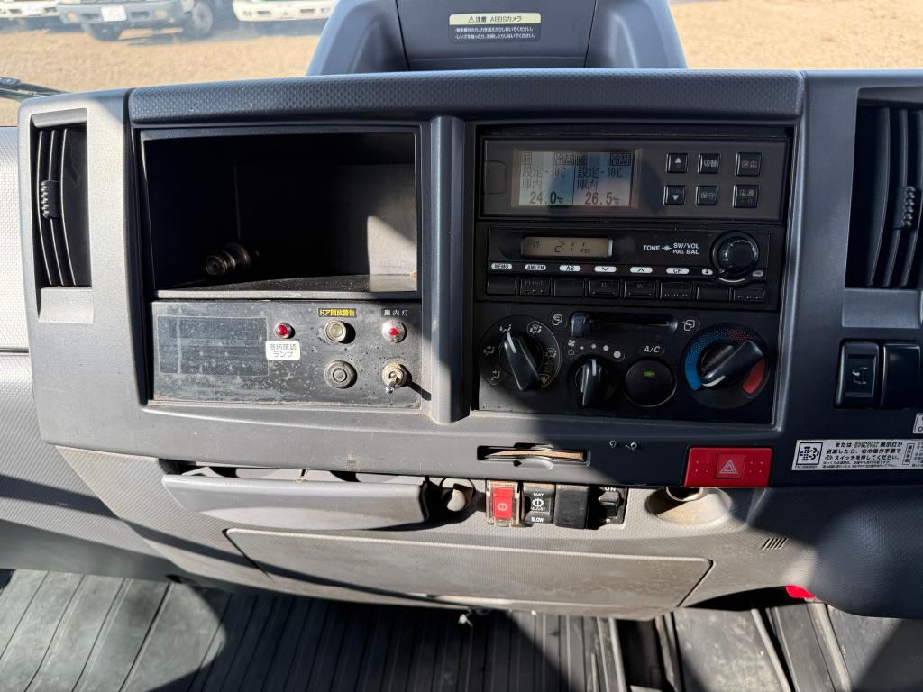 いすゞ エルフ 2RG-NPR88YN(2WD)の写真22