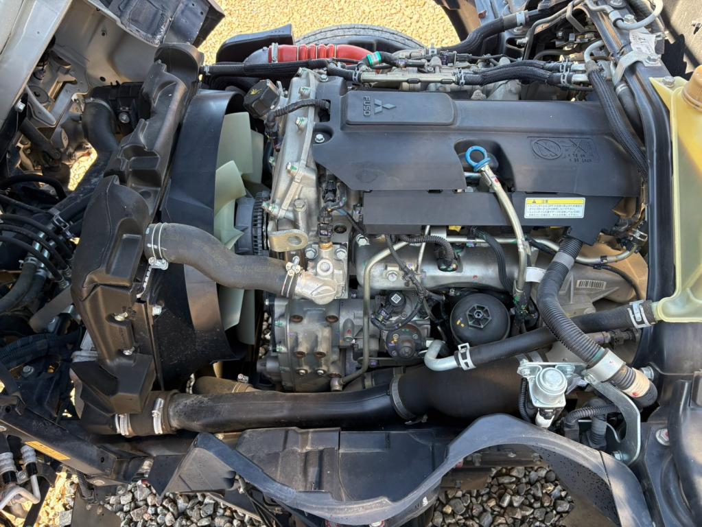 三菱 キャンター 2PG-FBAV0(2WD)の写真18
