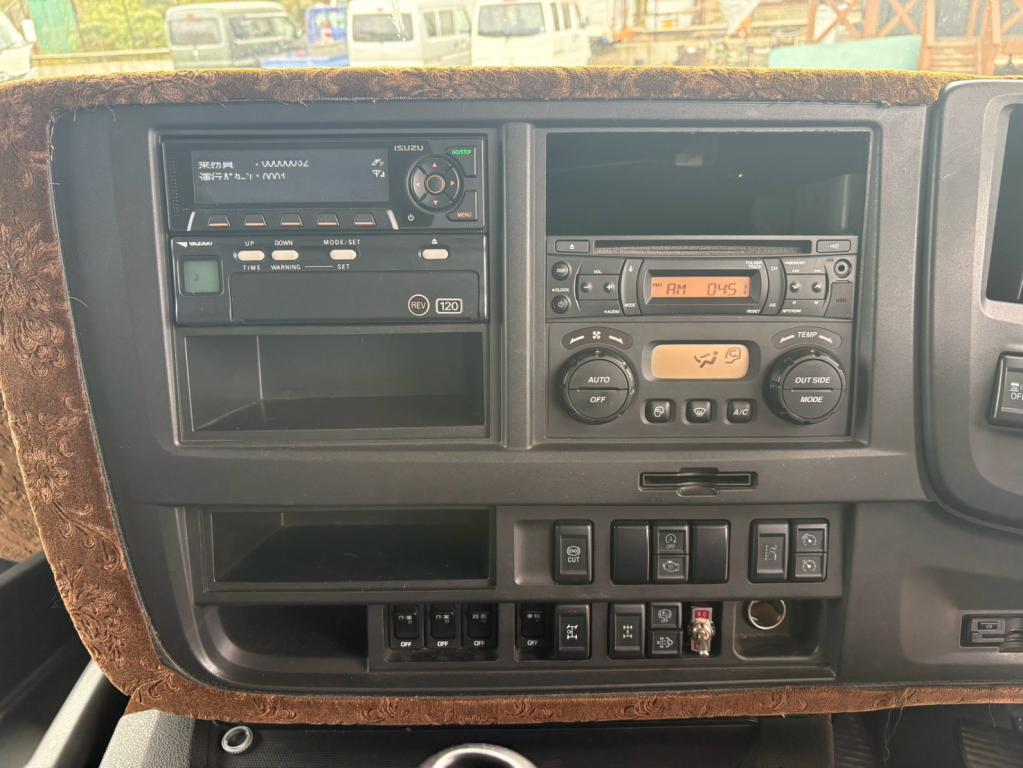 いすゞ ギガ 2PG-CYJ77C(8x4)の写真22