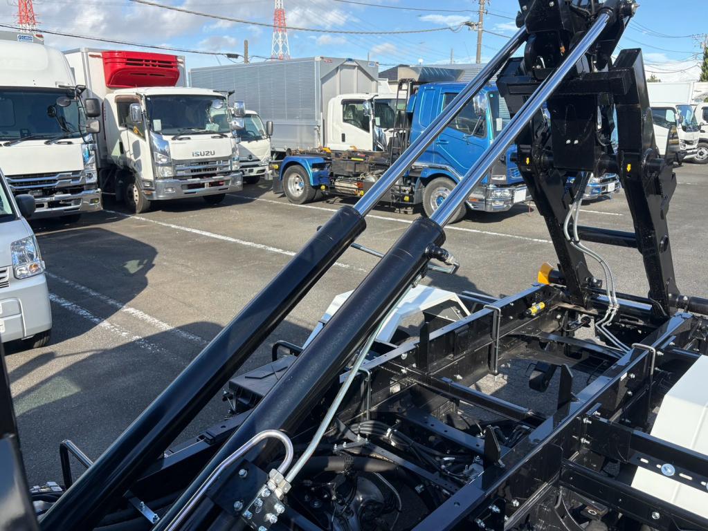 三菱 ファイター 2KG-FK72F(2WD)の写真9