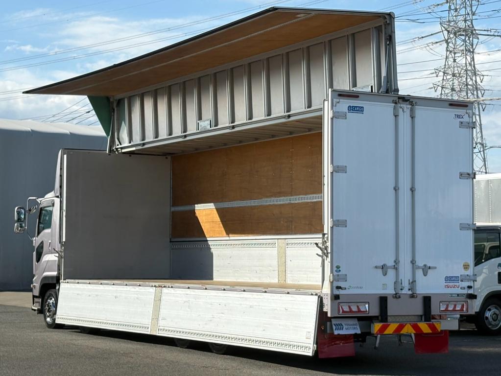 いすゞ ギガ 2PG-CYJ77C(8x4)の写真14