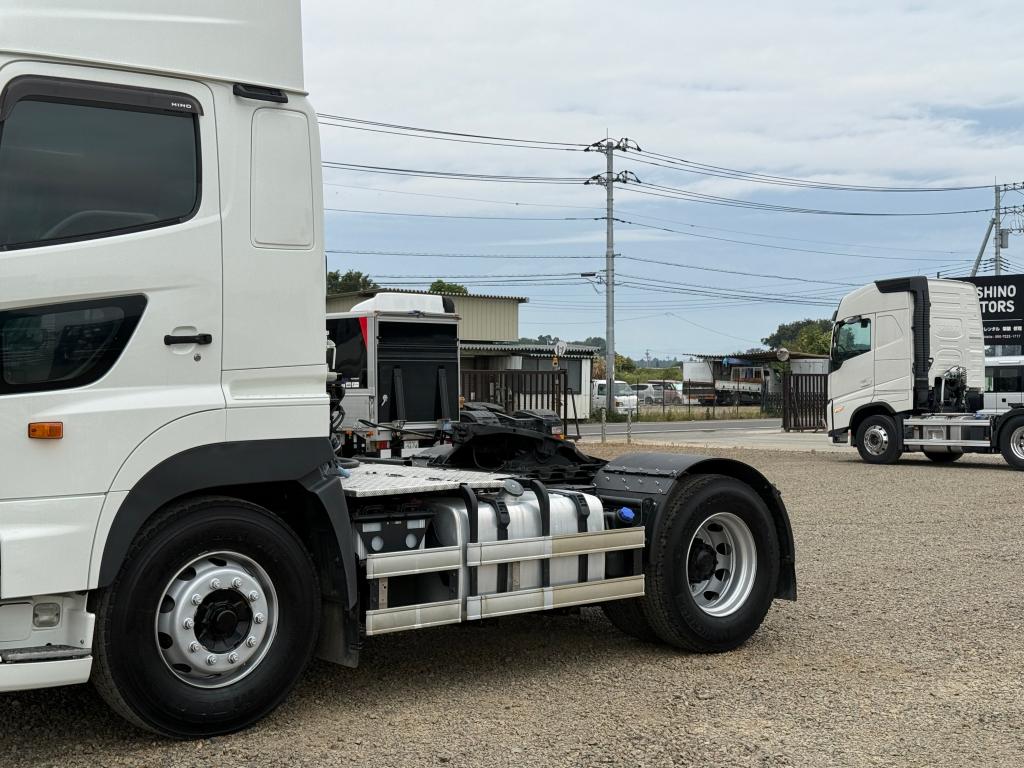 日野 プロフィア QPG-SH1EDDG(2WD)の写真6
