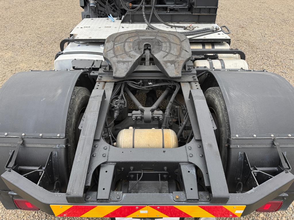 日野 プロフィア QPG-SH1EDDG(2WD)の写真8